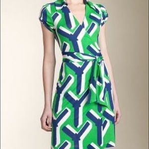 DIANE VON FURSTENBERG Silk Jilda Dress Sz 4 or Sm